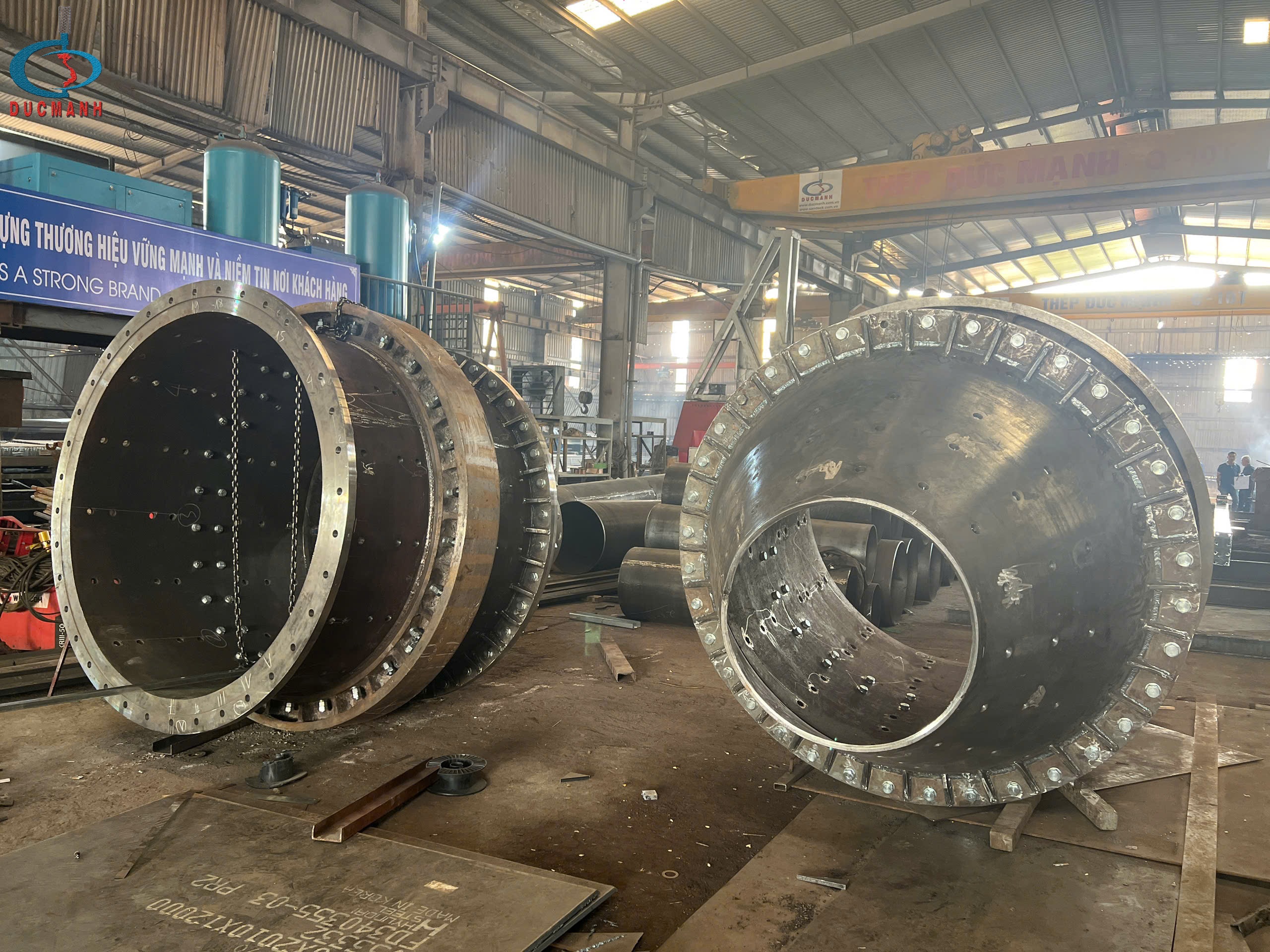 Báo Giá Lốc Ống Thép Tại Hà Nội | Cách Tính Chi Phí & Yếu Tố Ảnh Hưởng