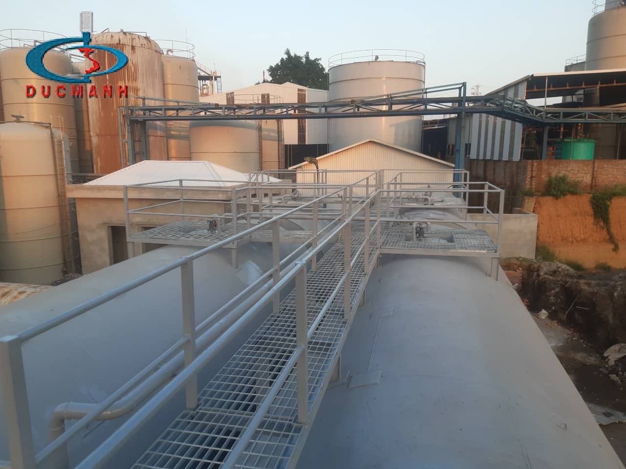 Bồn Chứa Hóa Chất | Giải Pháp An Toàn Và Hiệu Quả Trong Công Nghiệp
