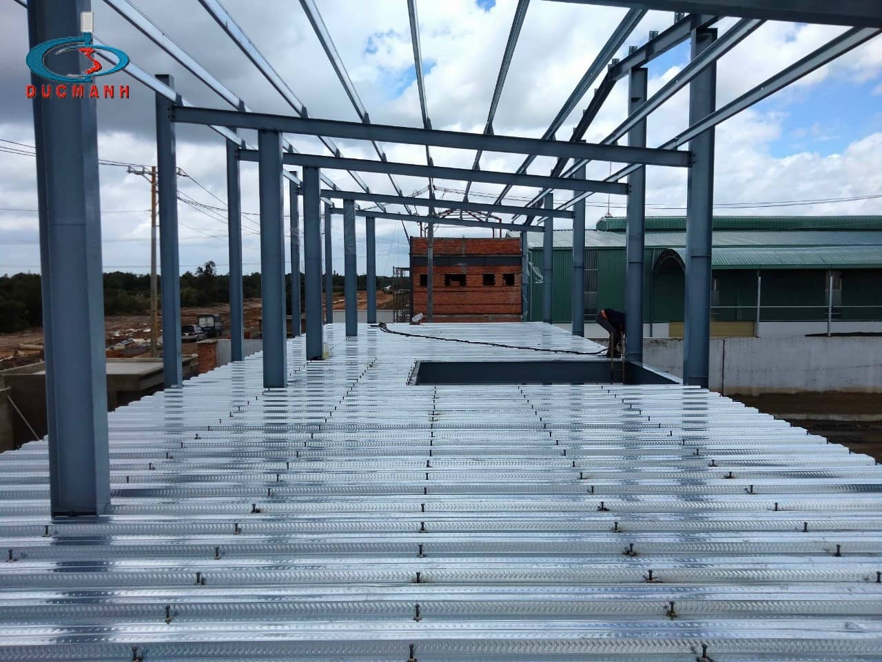 Sàn Deck Và Những Ứng Dụng Tiêu Biểu Trong Xây Dựng Hiện Đại