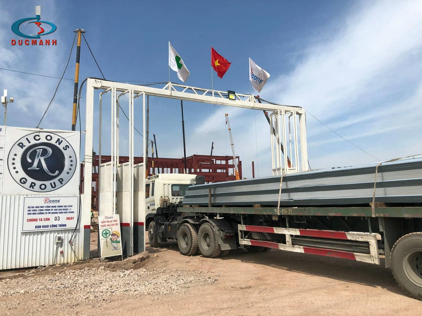 Tôn Sàn Deck Giá Rẻ | Tối Ưu Hiệu Quả Và Tiết Kiệm Chi Phí