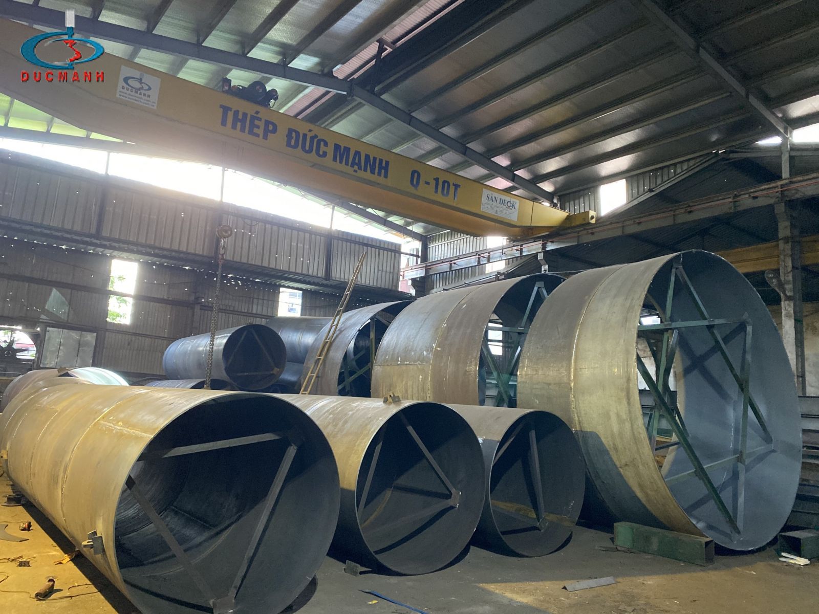 ứng dụng lốc ống thép hiệu quả trong công nghiệp và xây dựng